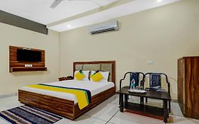 Itsy By Treebo - Sk Grand - Sector 80 Mohali